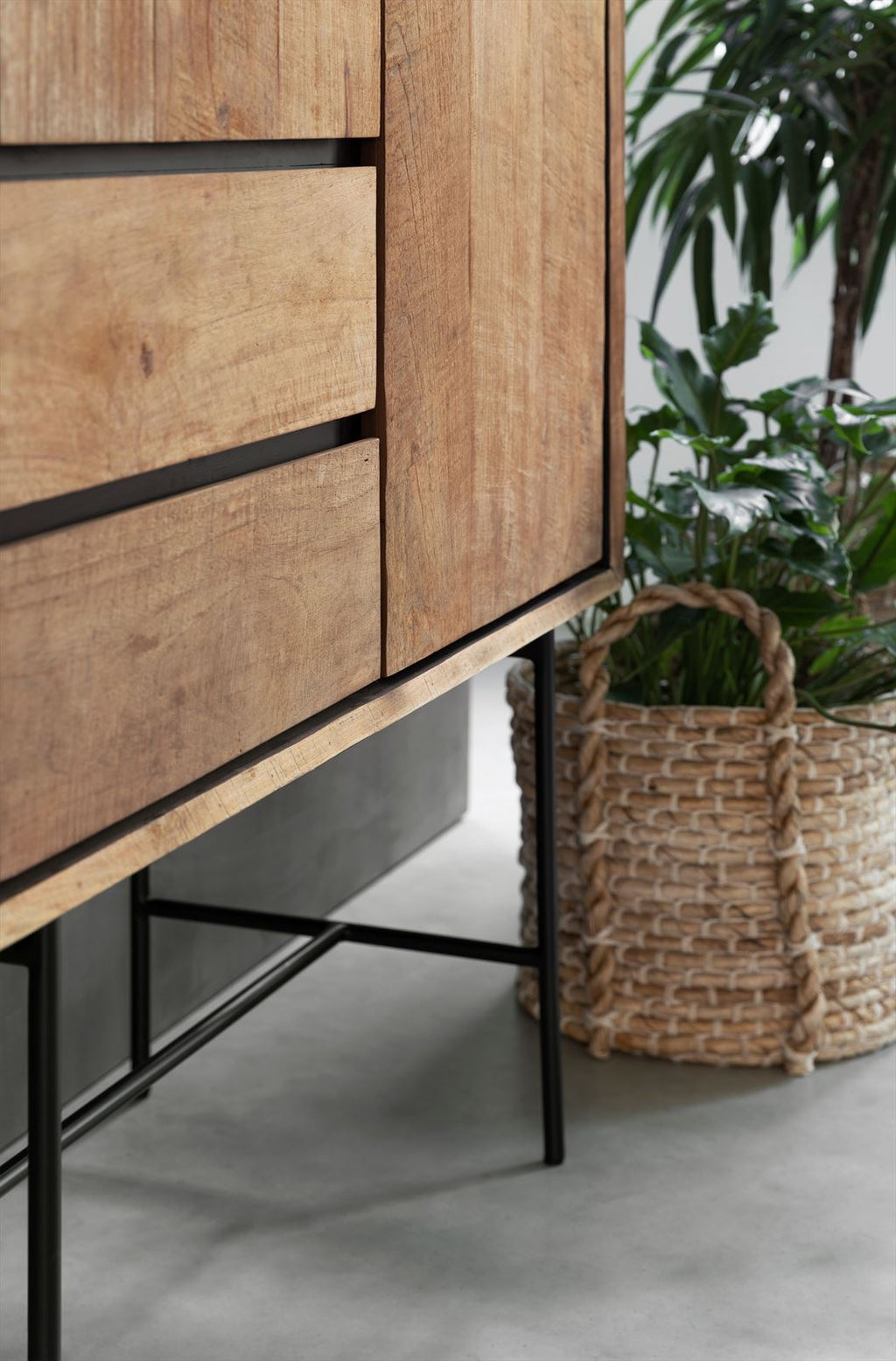 DTP Home Bookcase Metropole high, 3 doors, 2 drawers, 2 open racks detail