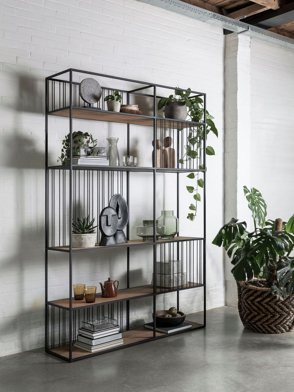 DTP Home Bookrack / Roomdivider Barra large, 5 shelves in a room setting