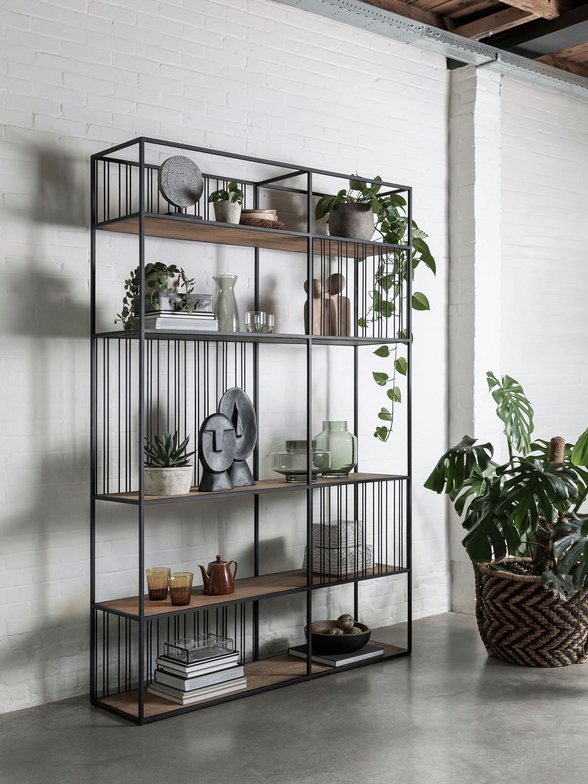 DTP Home Bookrack / Roomdivider Barra large, 5 shelves in a room setting