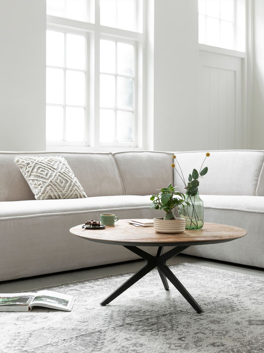 DTP Home Coffee table Metropole round in a room setting