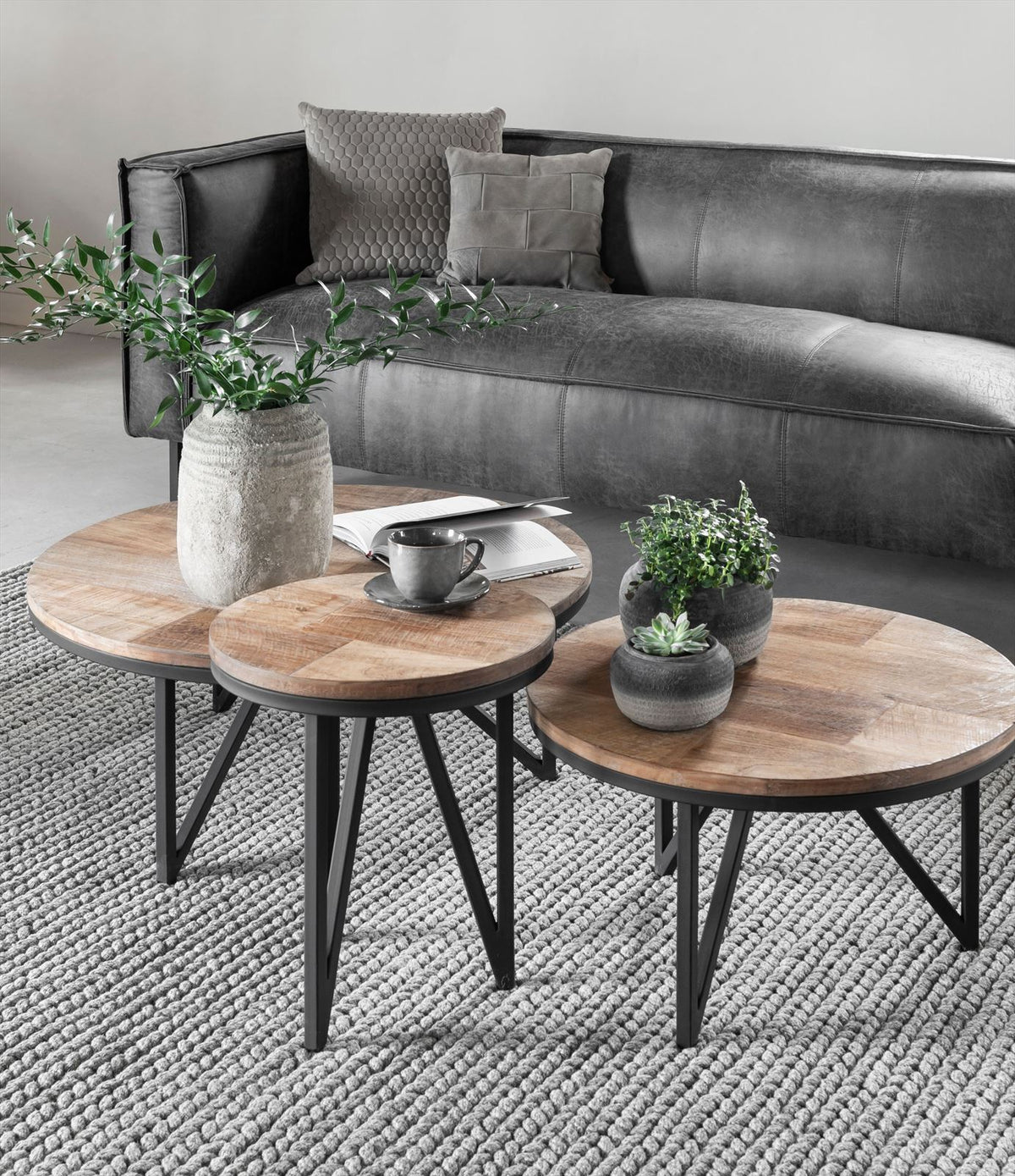 DTP Home Coffee table Odeon round large in a room setting