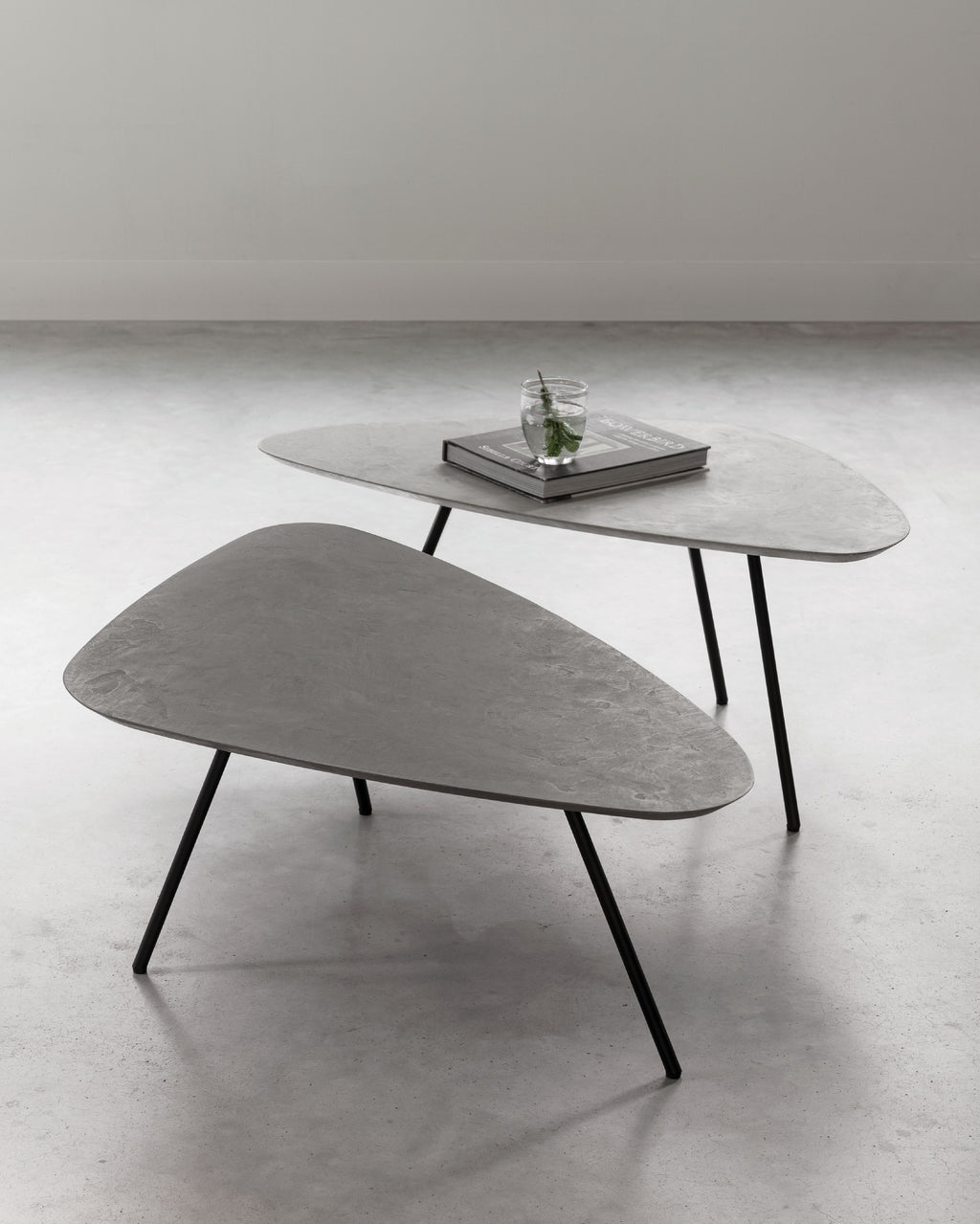 DTP Home Coffee table Plectro Air, set of 2 in a room setting