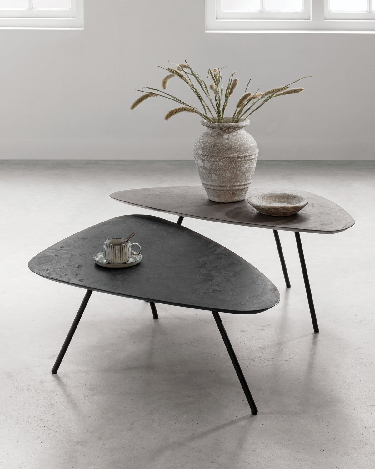 DTP Home Coffee table Plectro Earth, set of 2 in a room setting