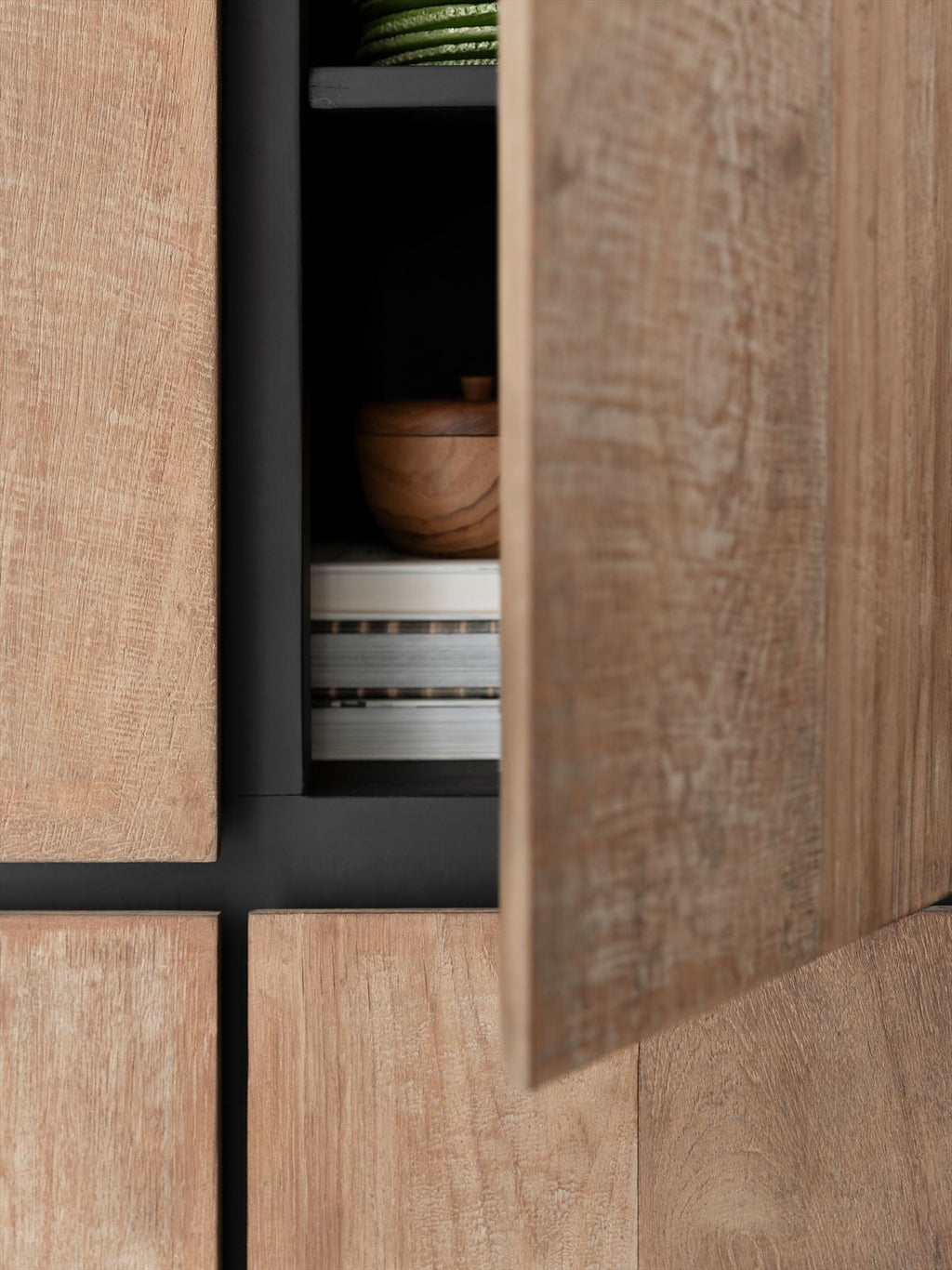 DTP Home Cupboard Metropole high, 4 doors detail