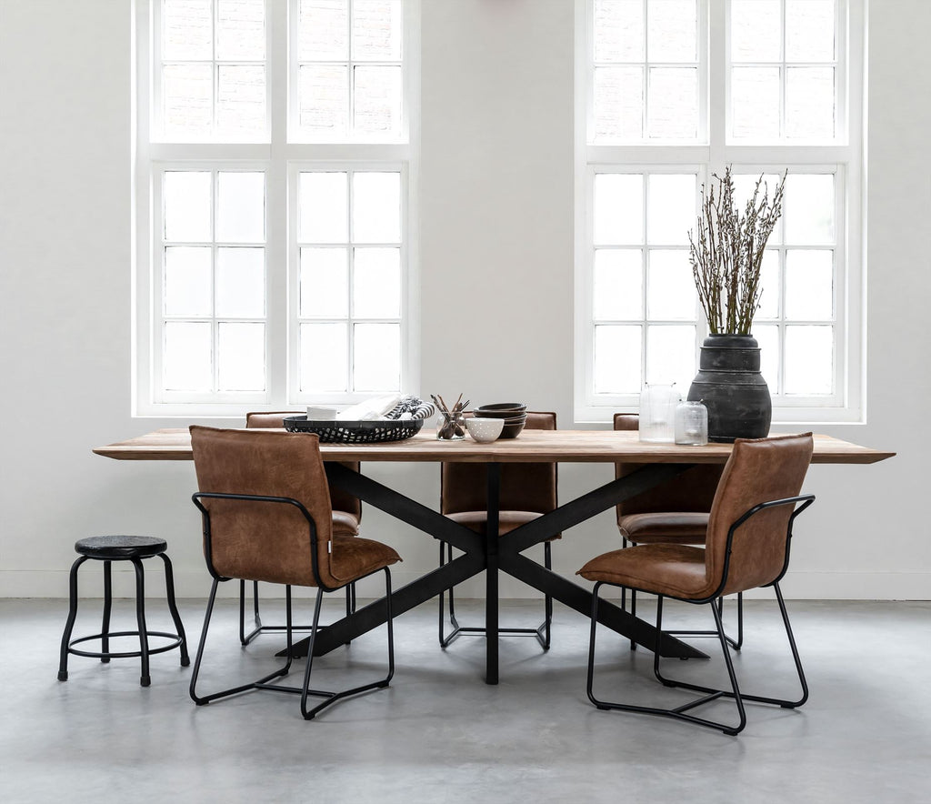 DTP Home Dining table Curves rectangular in a room setting