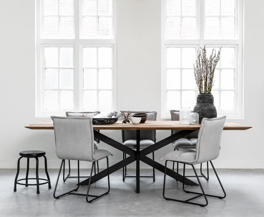 DTP Home Dining table Curves rectangular in a room setting