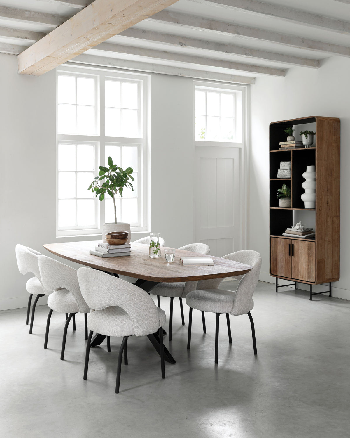 DTP Home Dining table Evo Danish oval in a room setting
