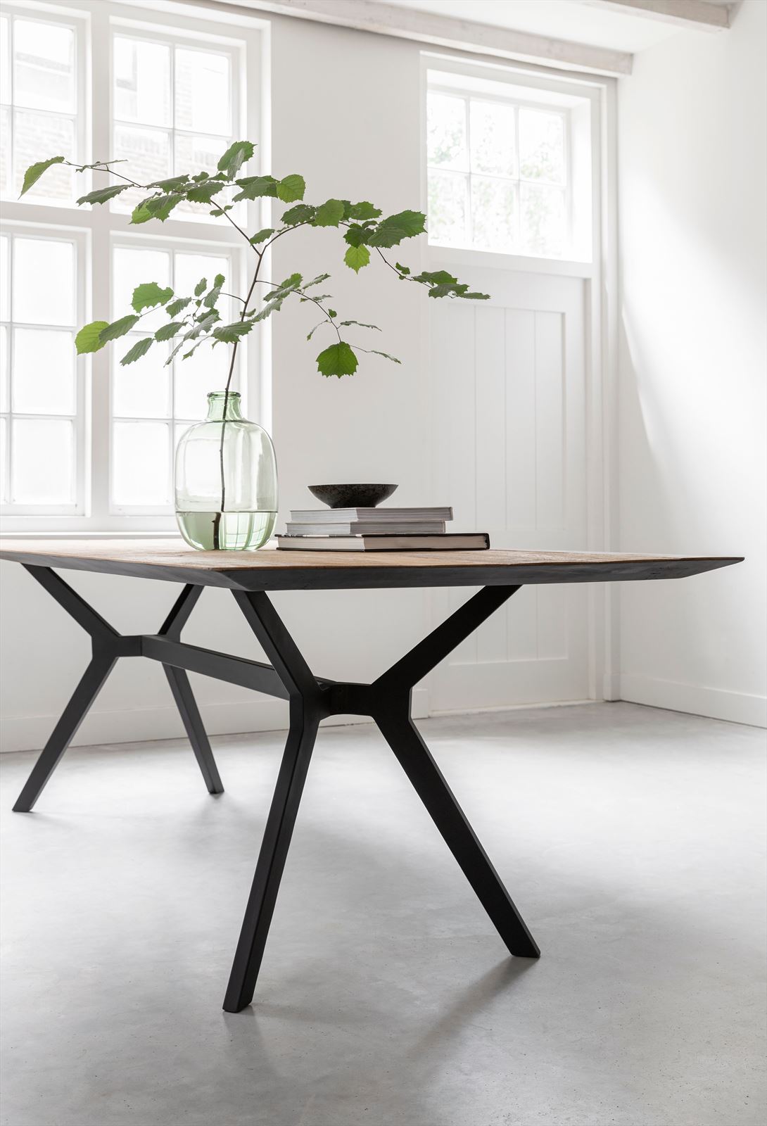 DTP Home Dining table Metropole rectangular in a room setting