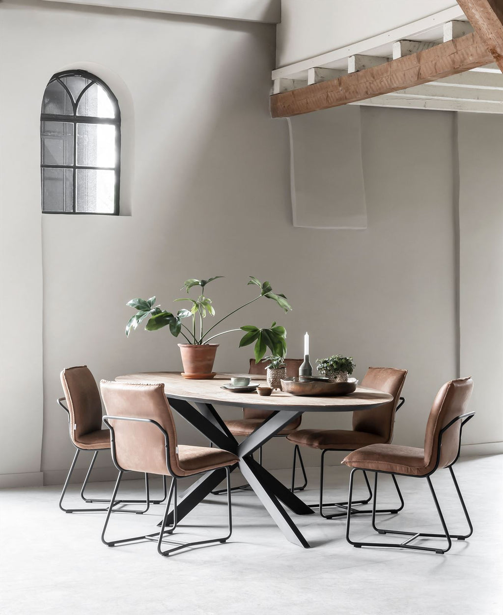 DTP Home Dining table Shape oval in a room setting