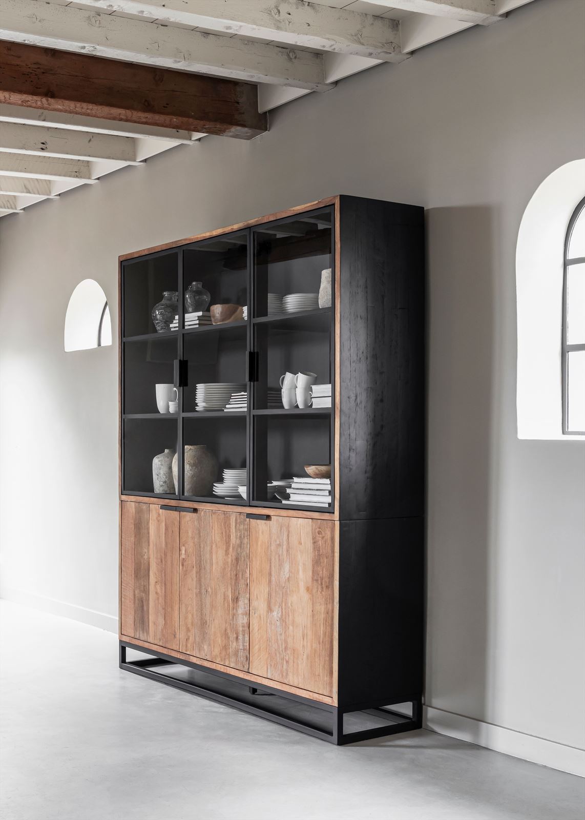 DTP Home Showcase Cosmo No.2 medium, 2x3 doors in a room setting