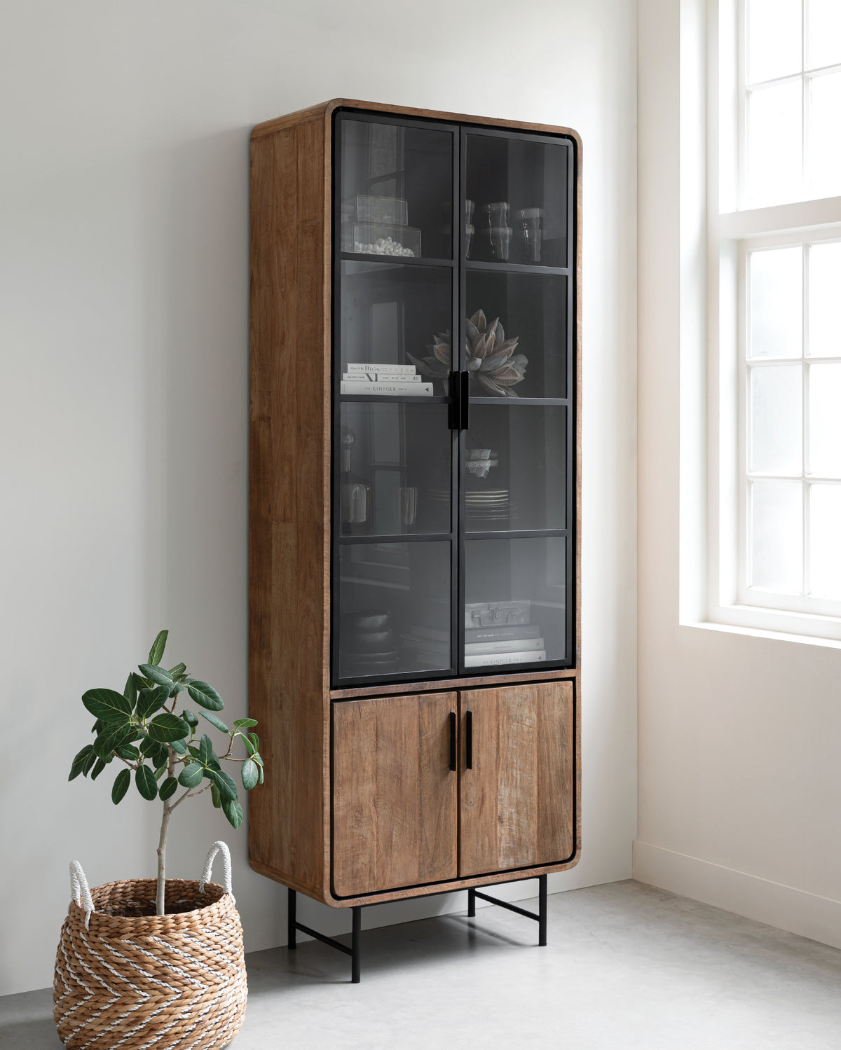 DTP Home Showcase Evo, 2x2 doors in a room setting