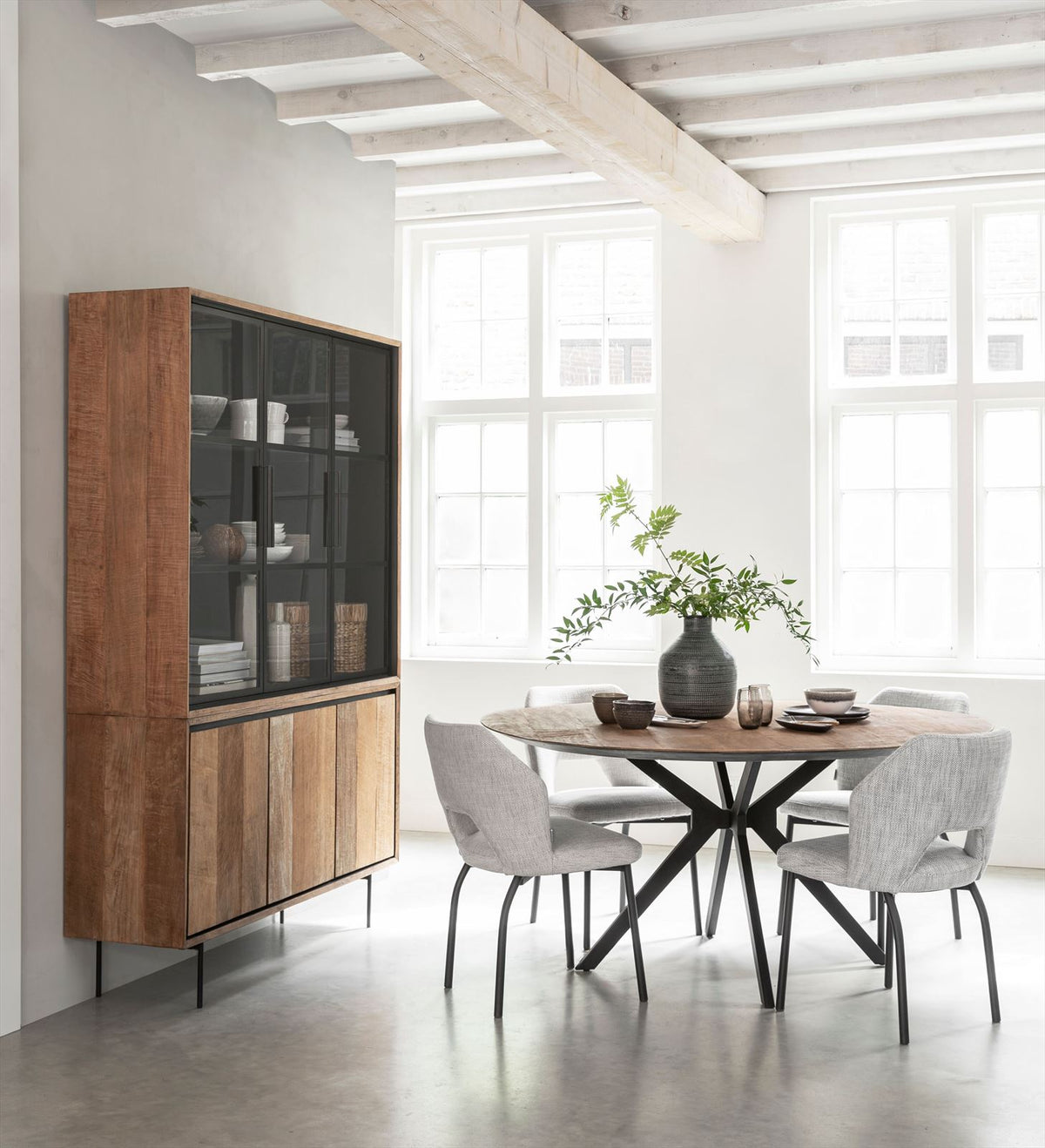DTP Home Showcase Metropole medium, 2x3 doors in a room setting