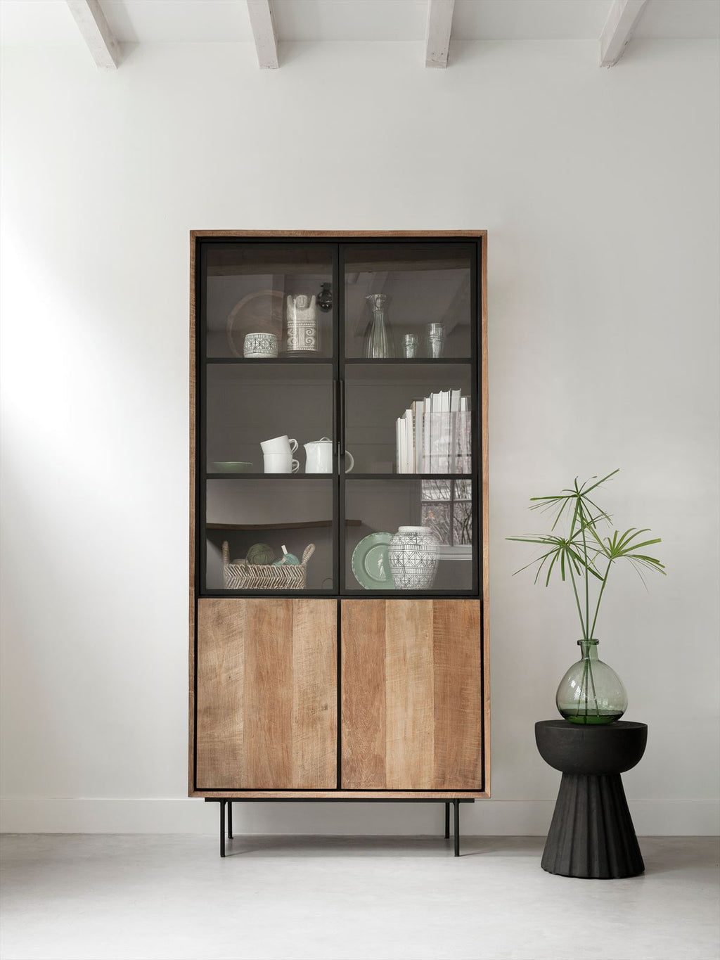 DTP Home Showcase Metropole small, 2x2 doors in a room setting