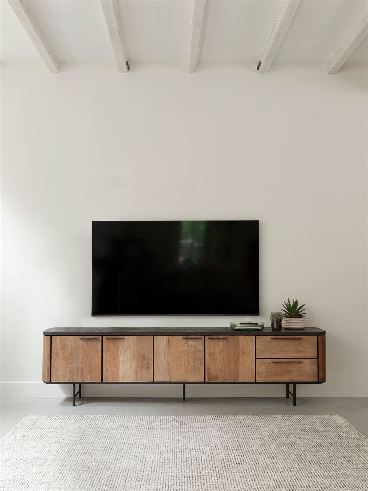 DTP Home TV stand Soho large, 4 doors, 2 drawers in a room setting