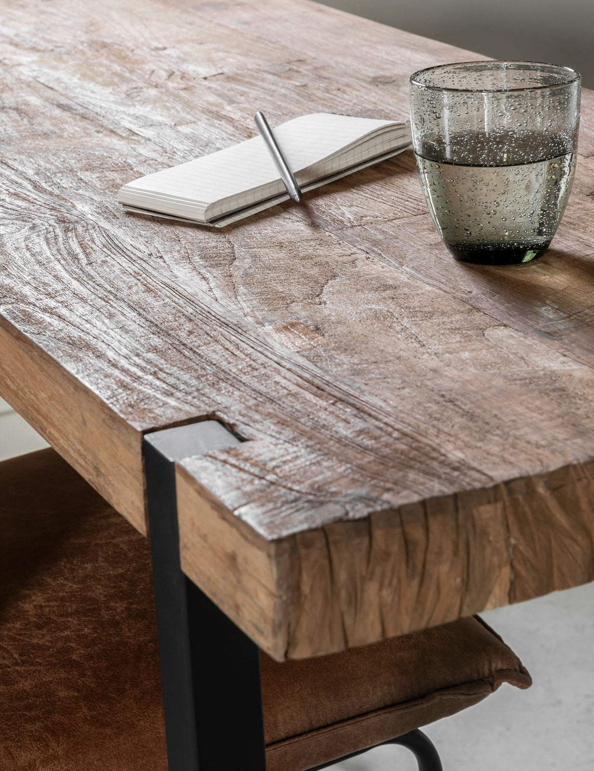 DTP Home Writing desk Beam detail