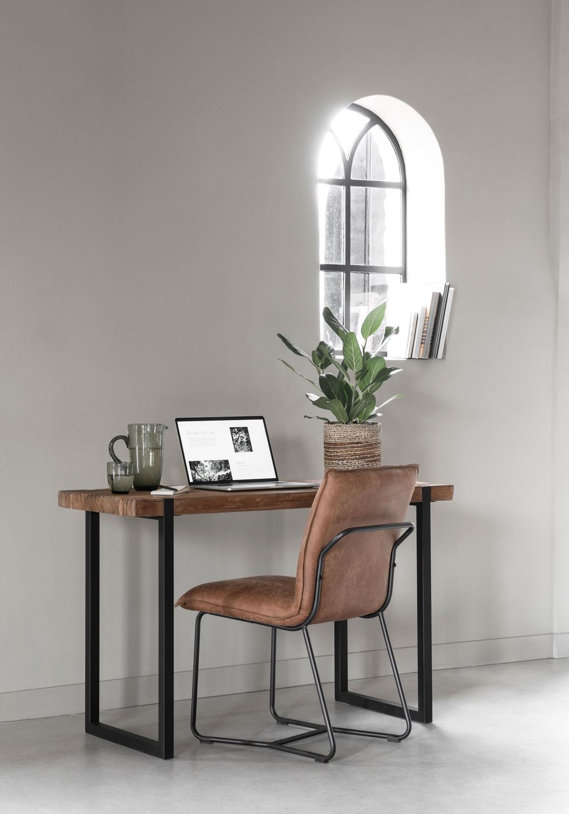 DTP Home Writing desk Beam in a room setting