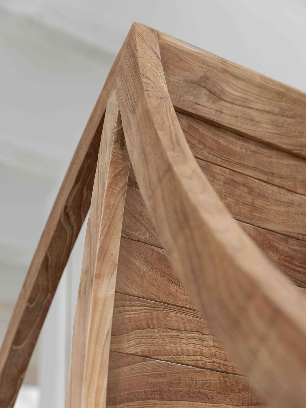 MUST Living Bookrack Drop detail