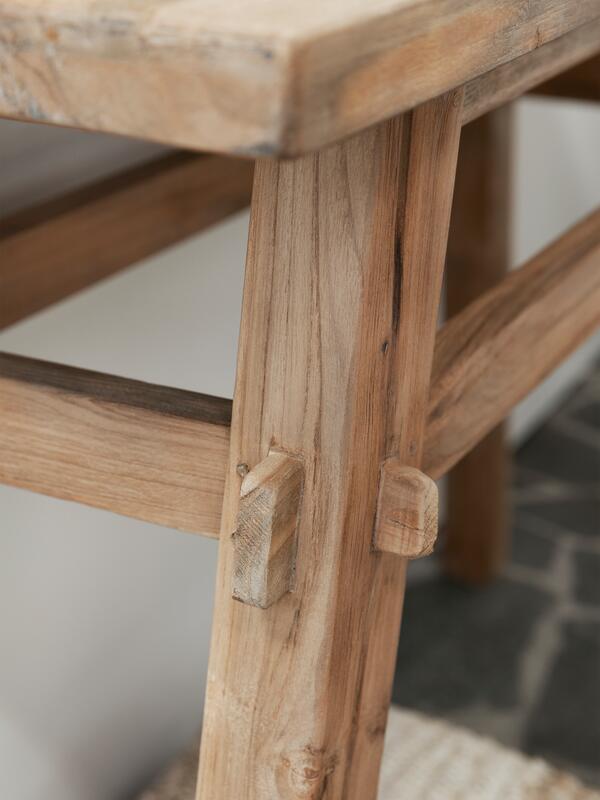 MUST Living Console table Tuscany detail