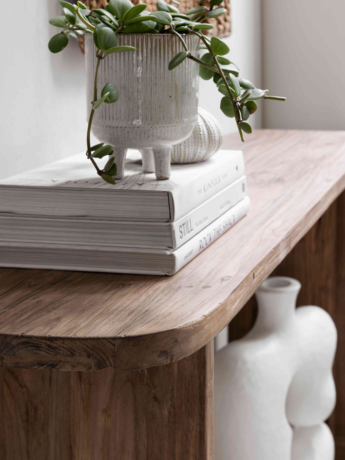 MUST Living Console table Vico detail