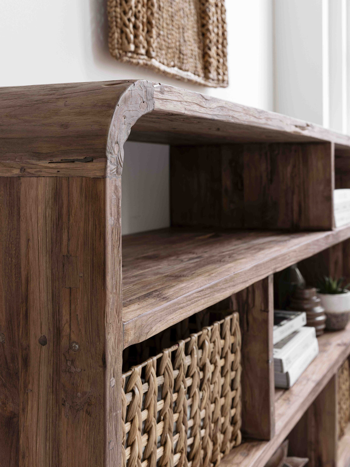 MUST Living Dresser Corso detail
