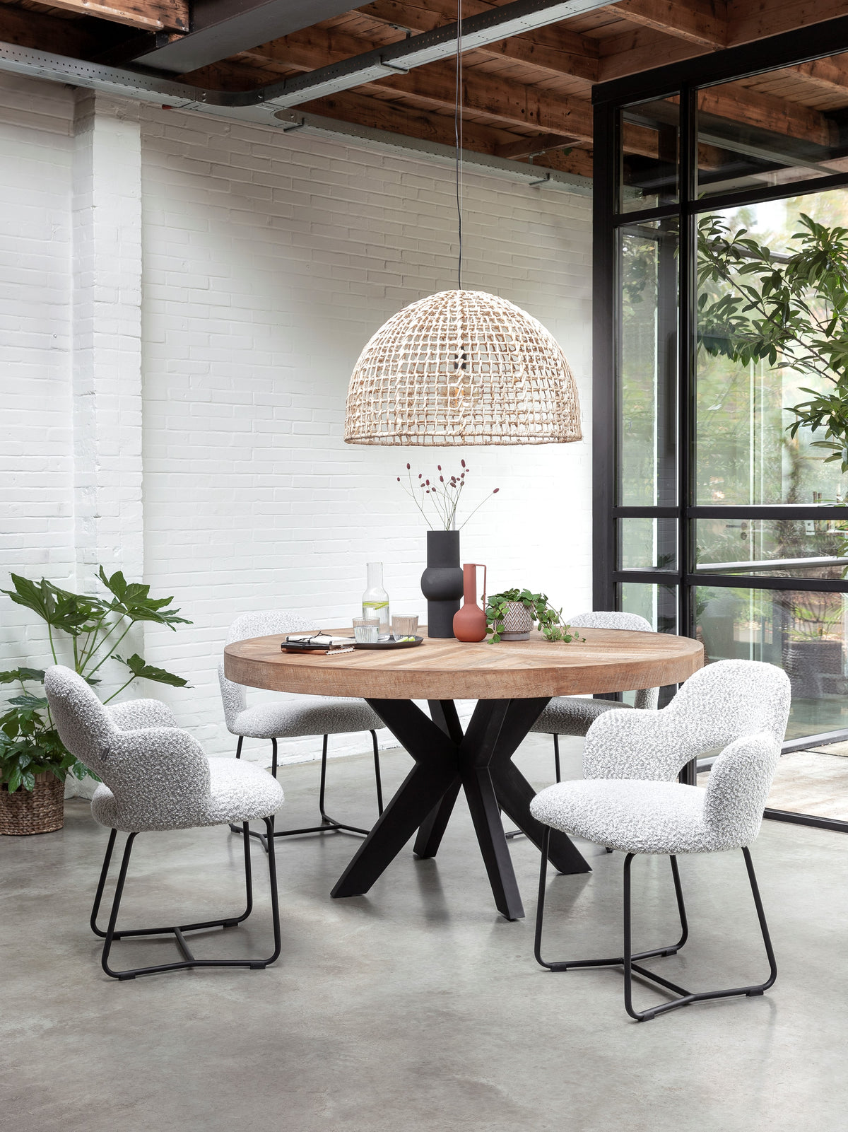 MUST Living Pendant lamp La Savina in a room setting