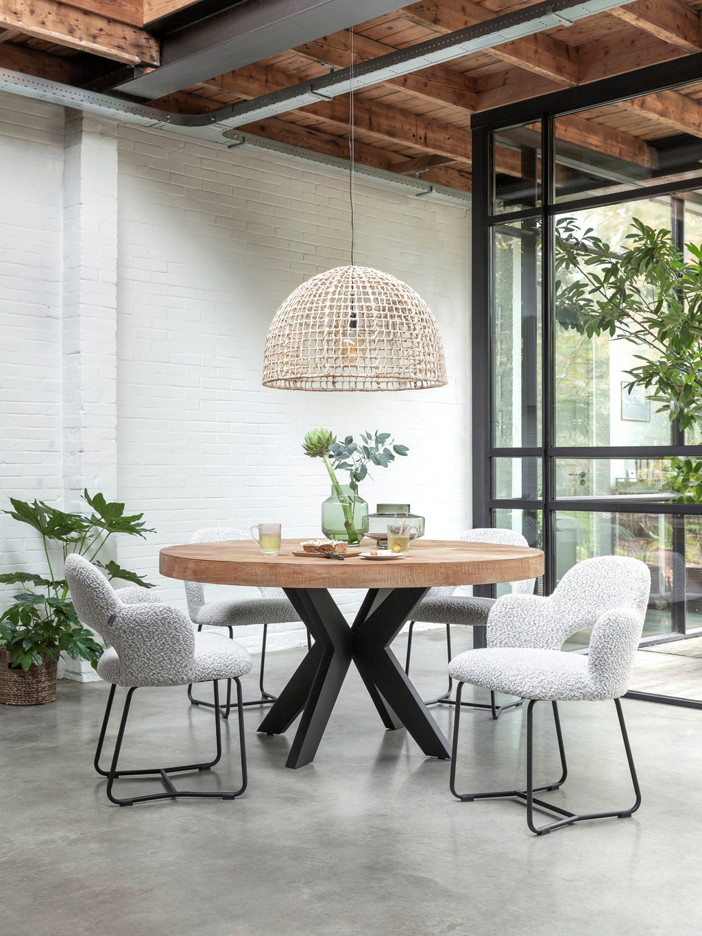 MUST Living Pendant lamp La Savina in a room setting