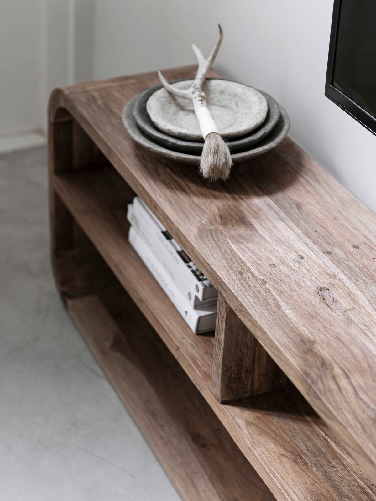 MUST Living TV stand Corso large detail