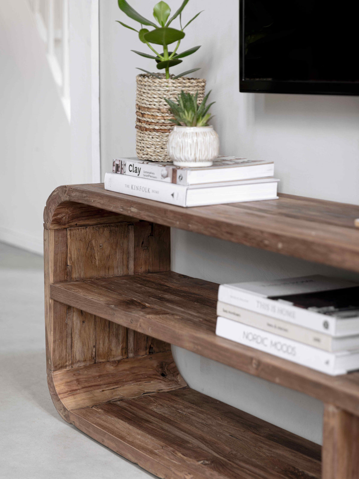 MUST Living TV stand Corso medium detail