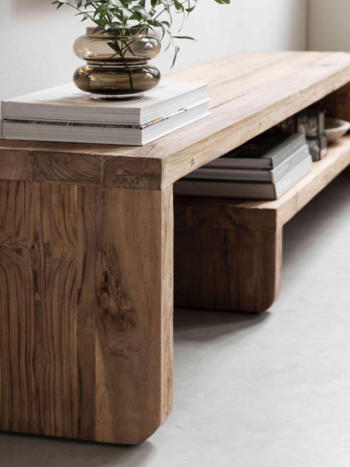 MUST Living TV stand Motus extendable detail