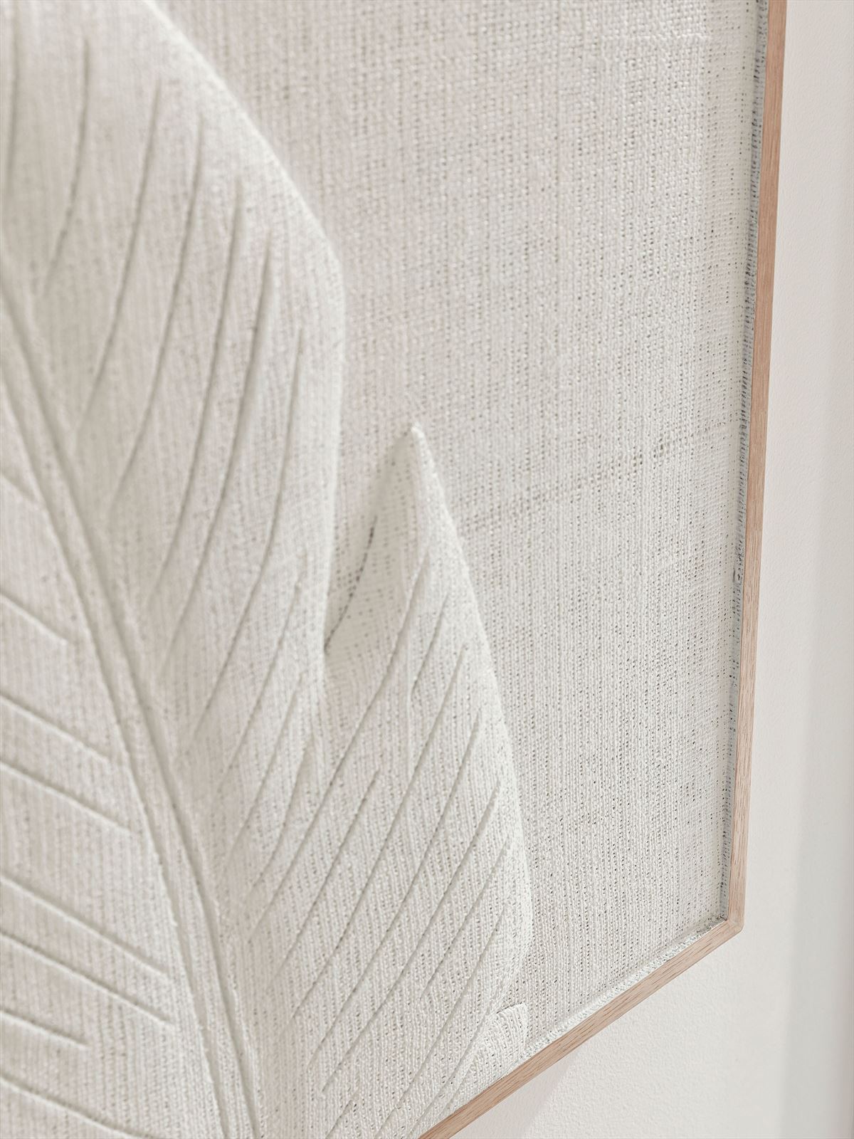 MUST Living Wall Panel Indian Banana Leaf detail