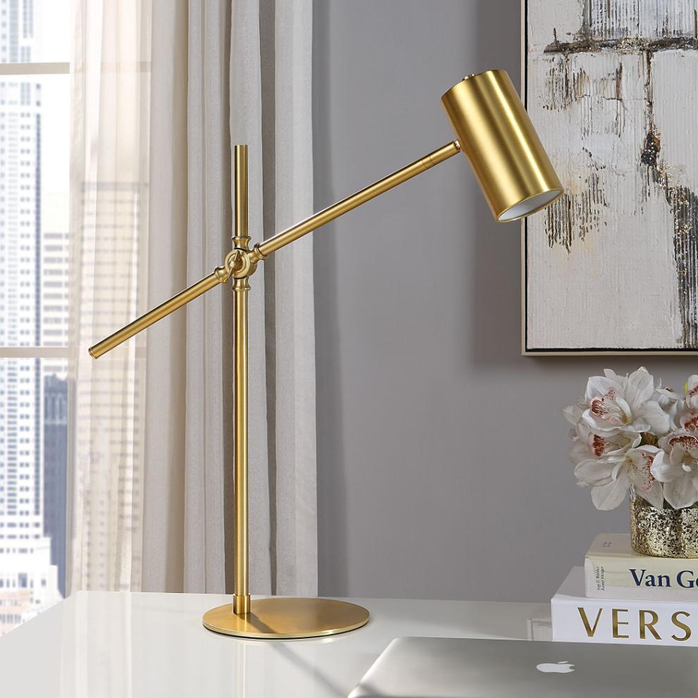 Keiichi Louis Table Lamp, view 2